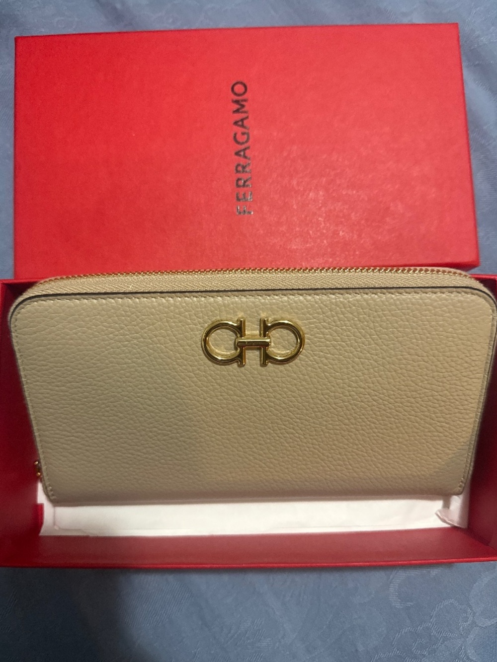 Salvatore Ferragamo wallet Gancini continental